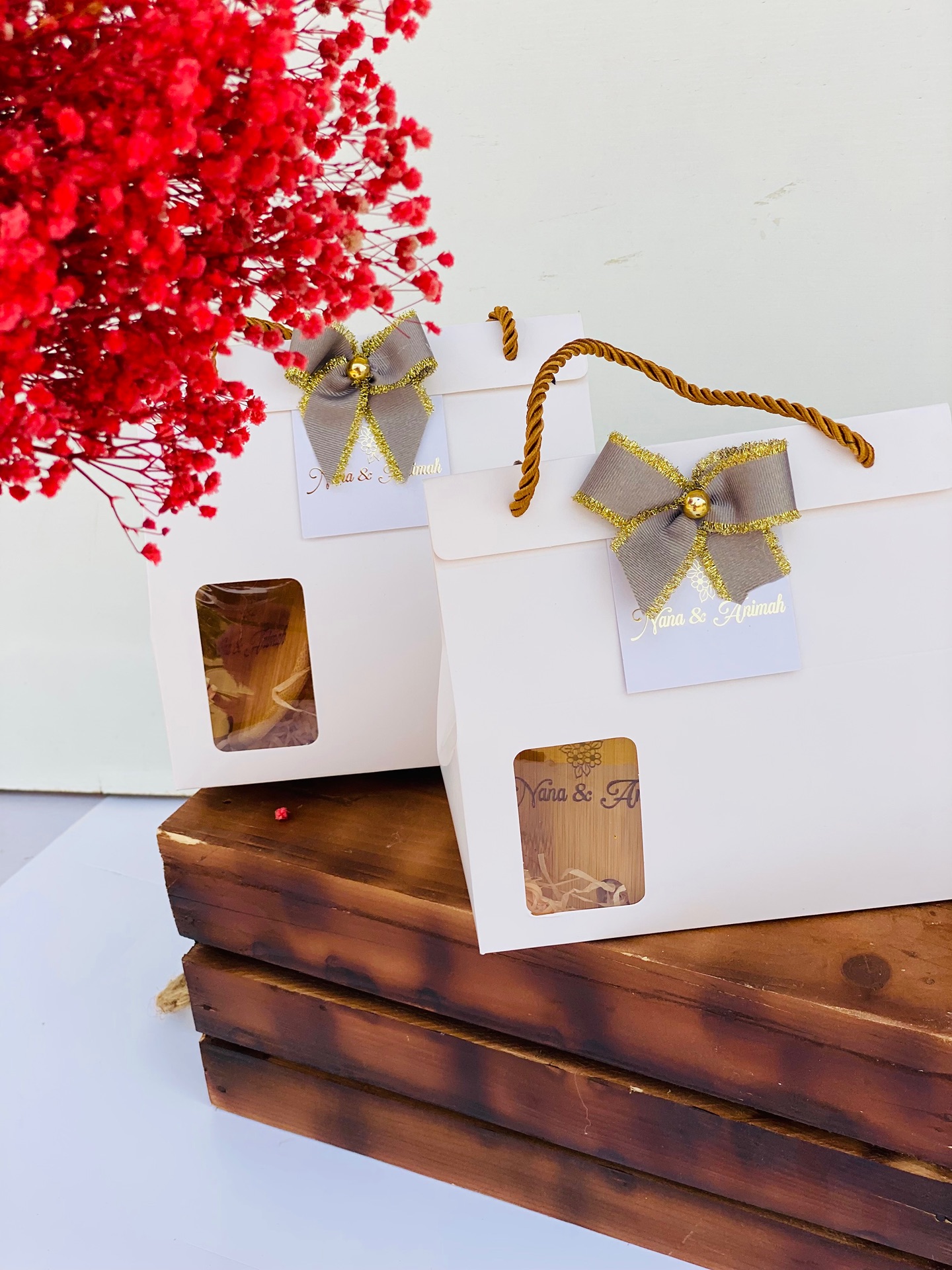 White window gift bag