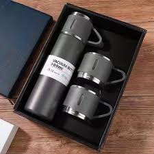 Vacuum Bottle with Cups Set