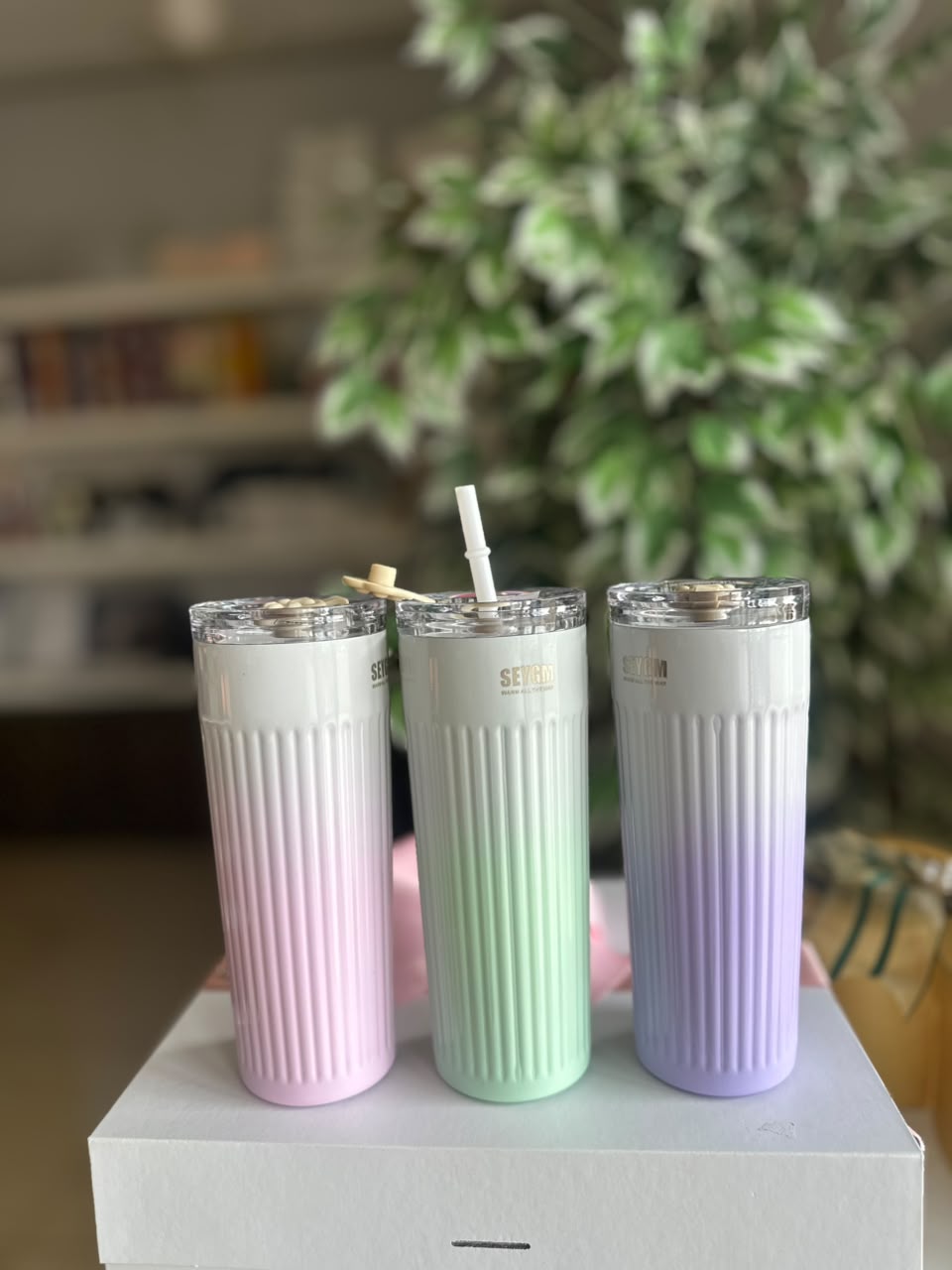 Modern Tumbler With Straw
