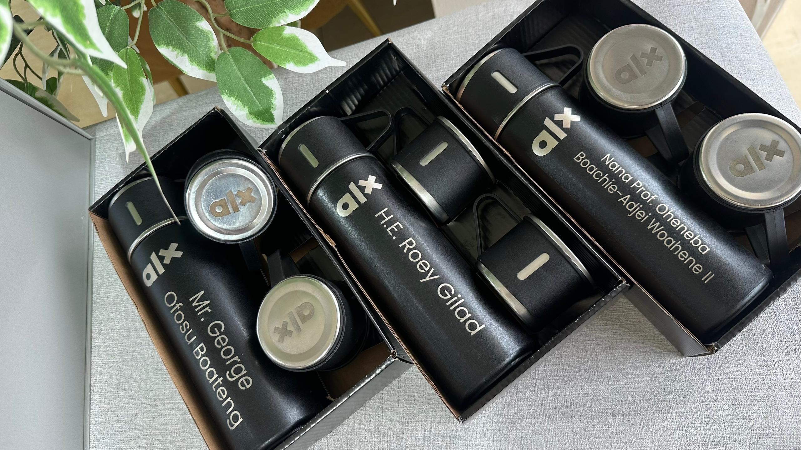 500ml Vacuum Bottle with Cups Set